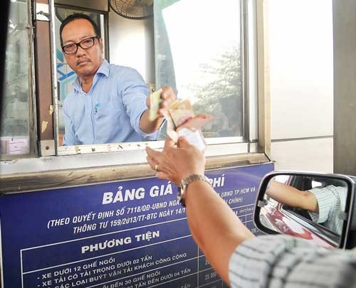 A tollbooth in Hanoi Highway (Photo: SGGP)